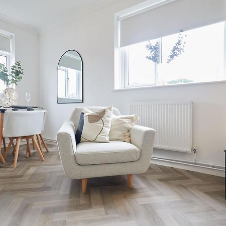 Stylish 2 Bed Apartment With Beautiful Garden NWI Exterior foto